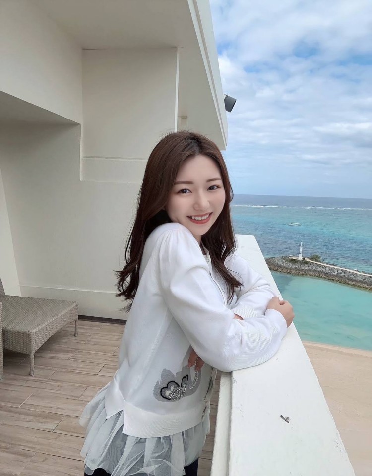 妻子初次接受三人行小说,热映电影票房